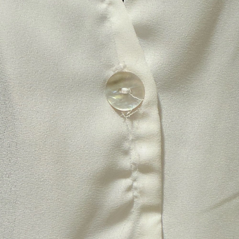 Blue Sol White Buttoned Relaxed Blouse - Picture 7 of 7